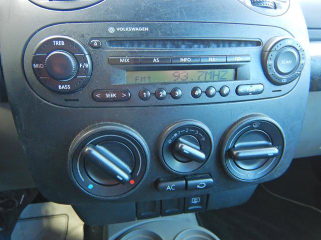 Used 2004 Volkswagen Beetle GL image 16
