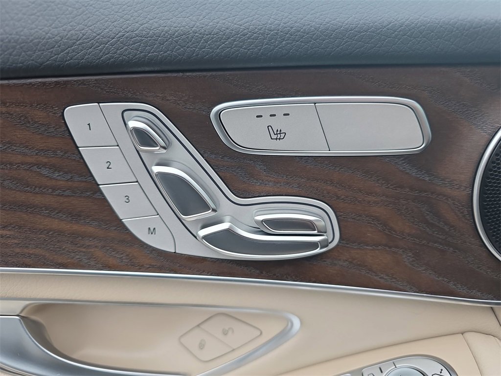 Used 2019 Mercedes-Benz GLC 300 4MATIC image 34