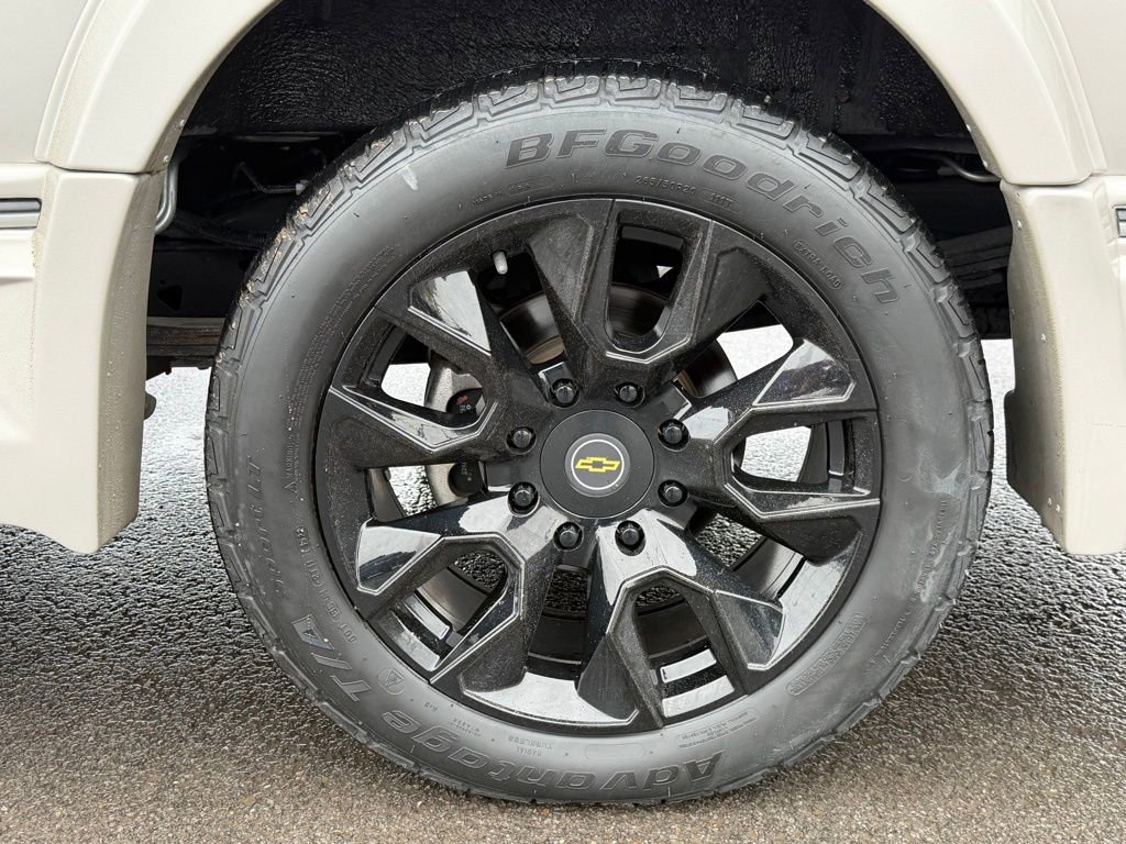 Used 2022 Chevrolet Express 2500 Extended w/ Enhanced Convenience Package RWD image 8