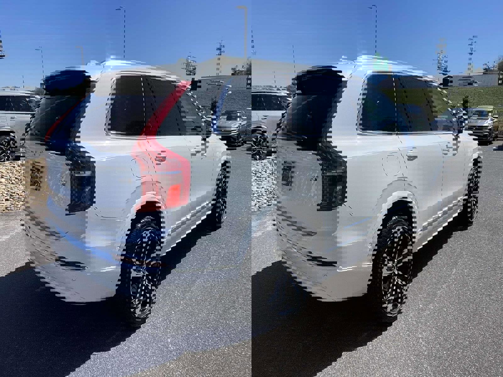 Certified 2024 Volvo XC90 B6 Ultimate w/ Lounge Package image 6