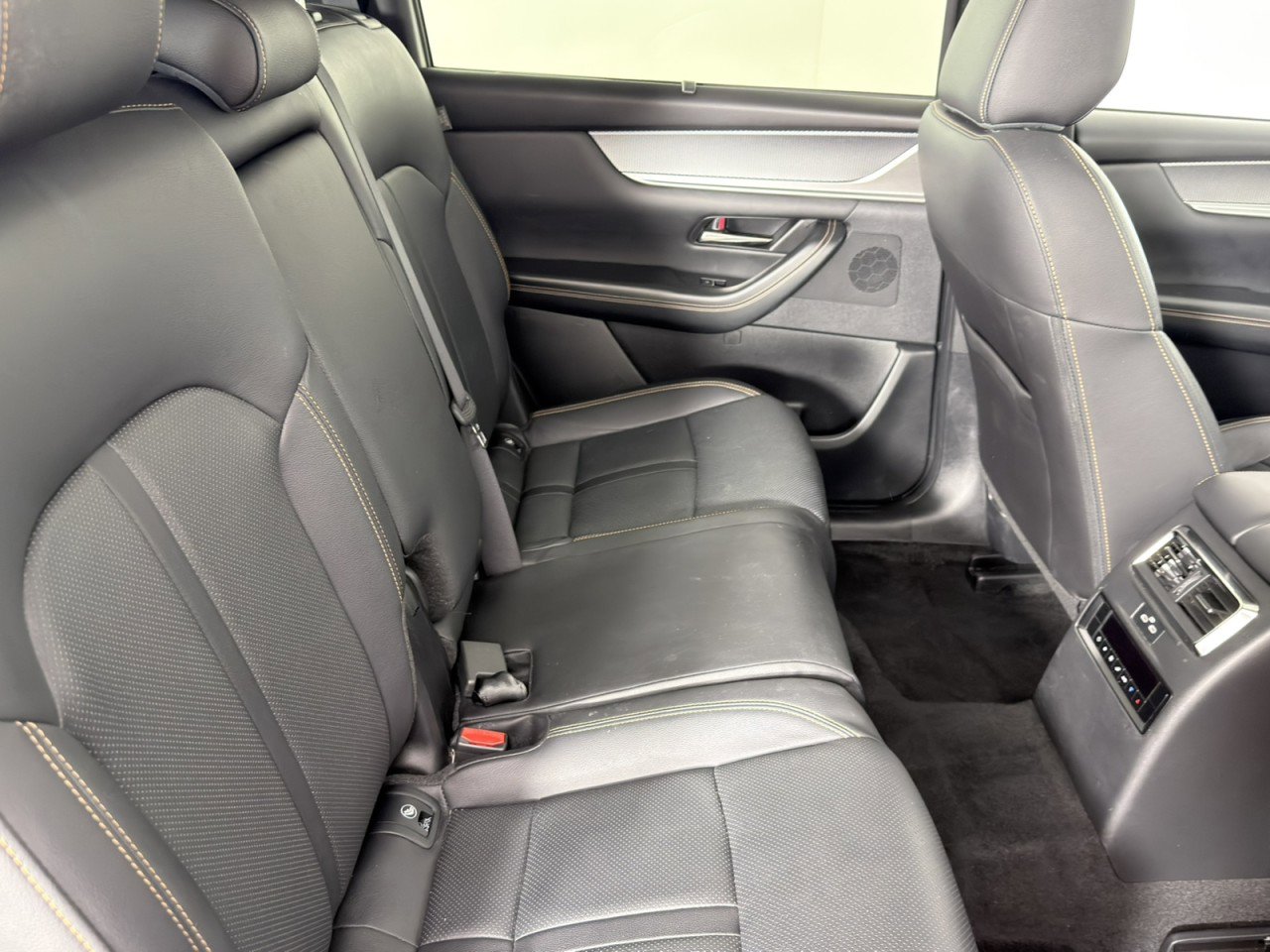 Used 2024 MAZDA CX-90 Plug-In Hybrid w/ Preferred AWD/4WD image 9