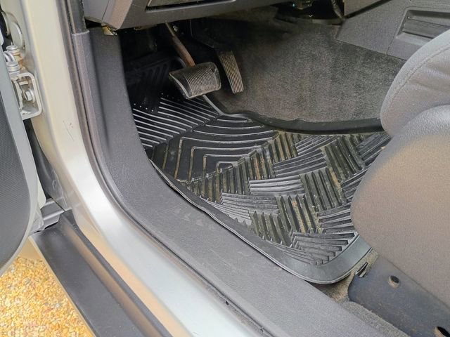 Used 2012 Jeep Liberty Sport image 26