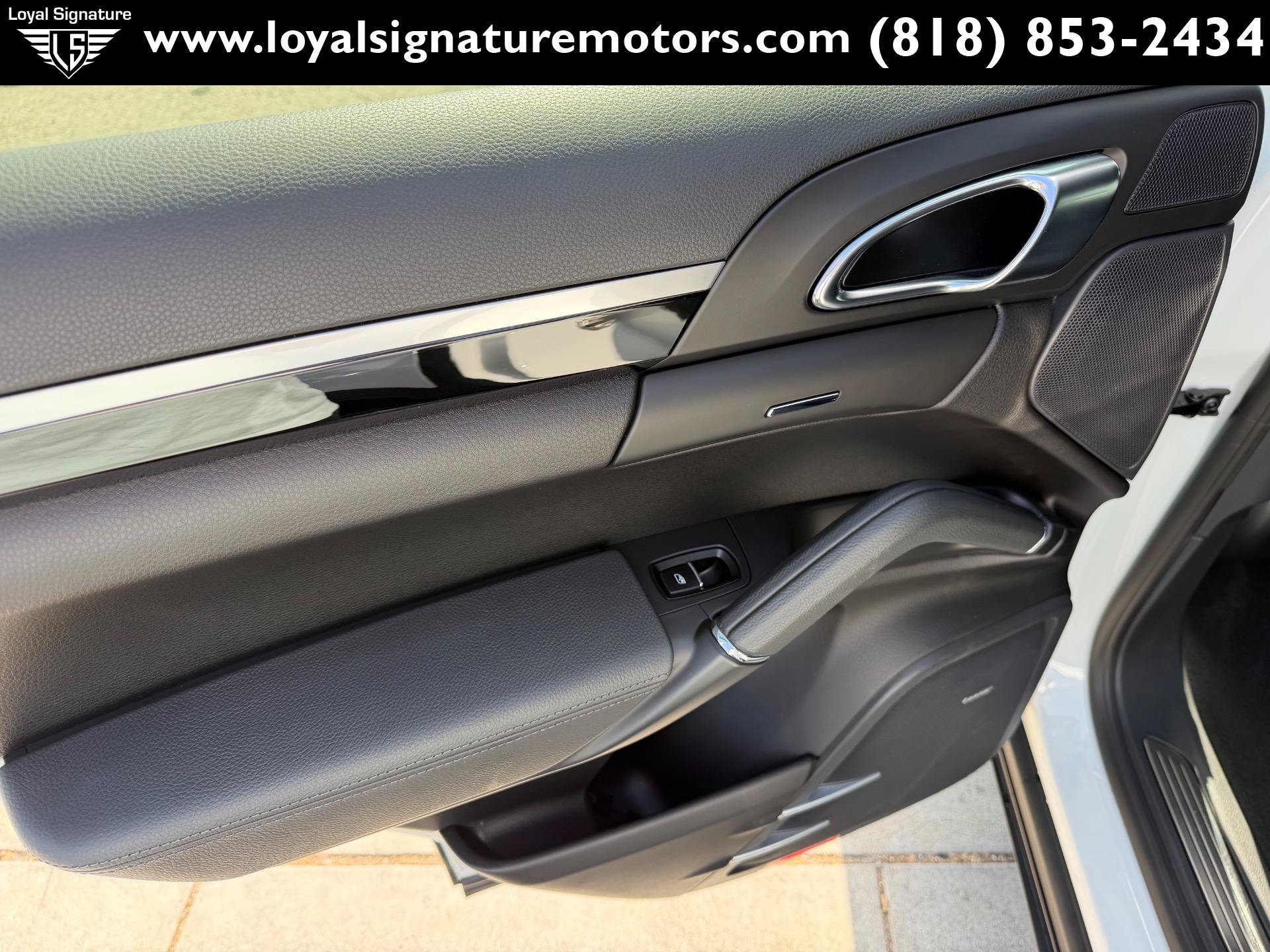 Used 2014 Porsche Cayenne Platinum Edition AWD/4WD image 15