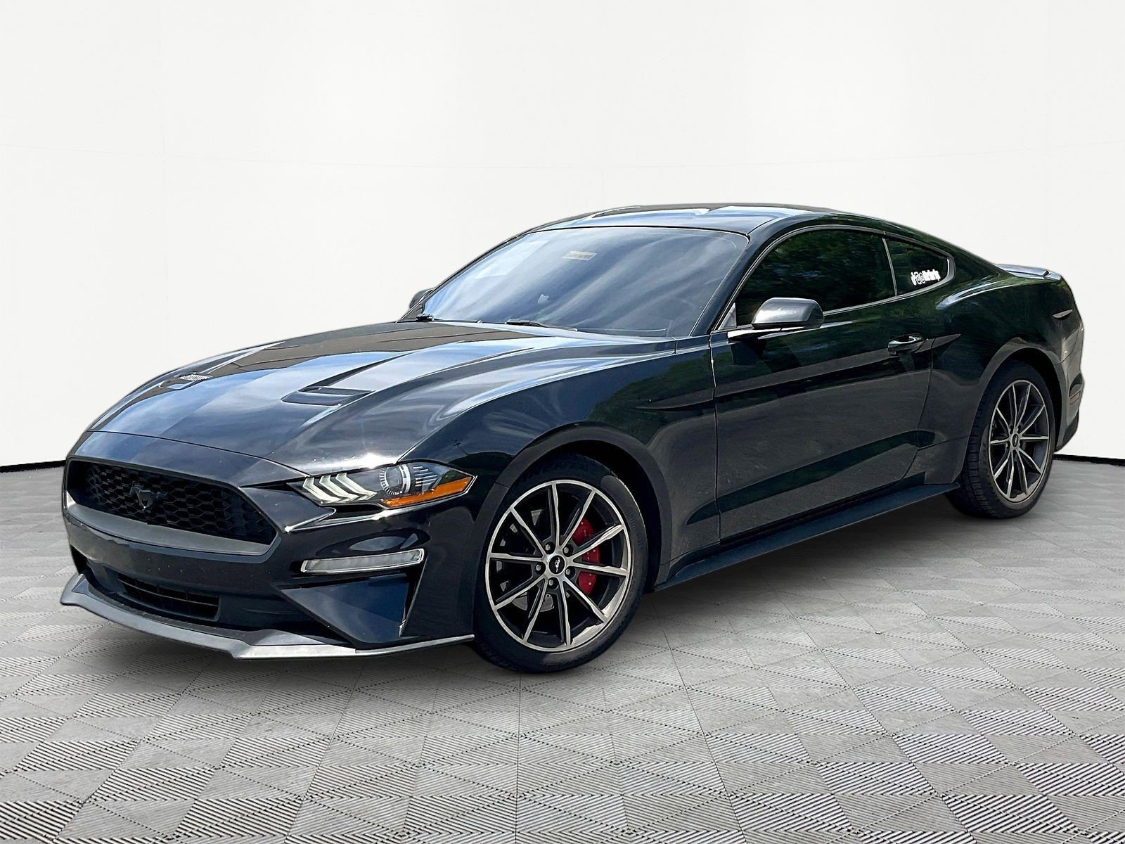 Used 2018 Ford Mustang Coupe w/ Equipment Group 101A RWD image 1