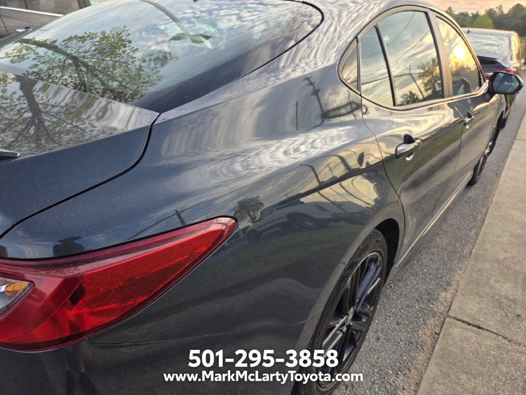 Used 2025 Toyota Camry SE FWD image 9