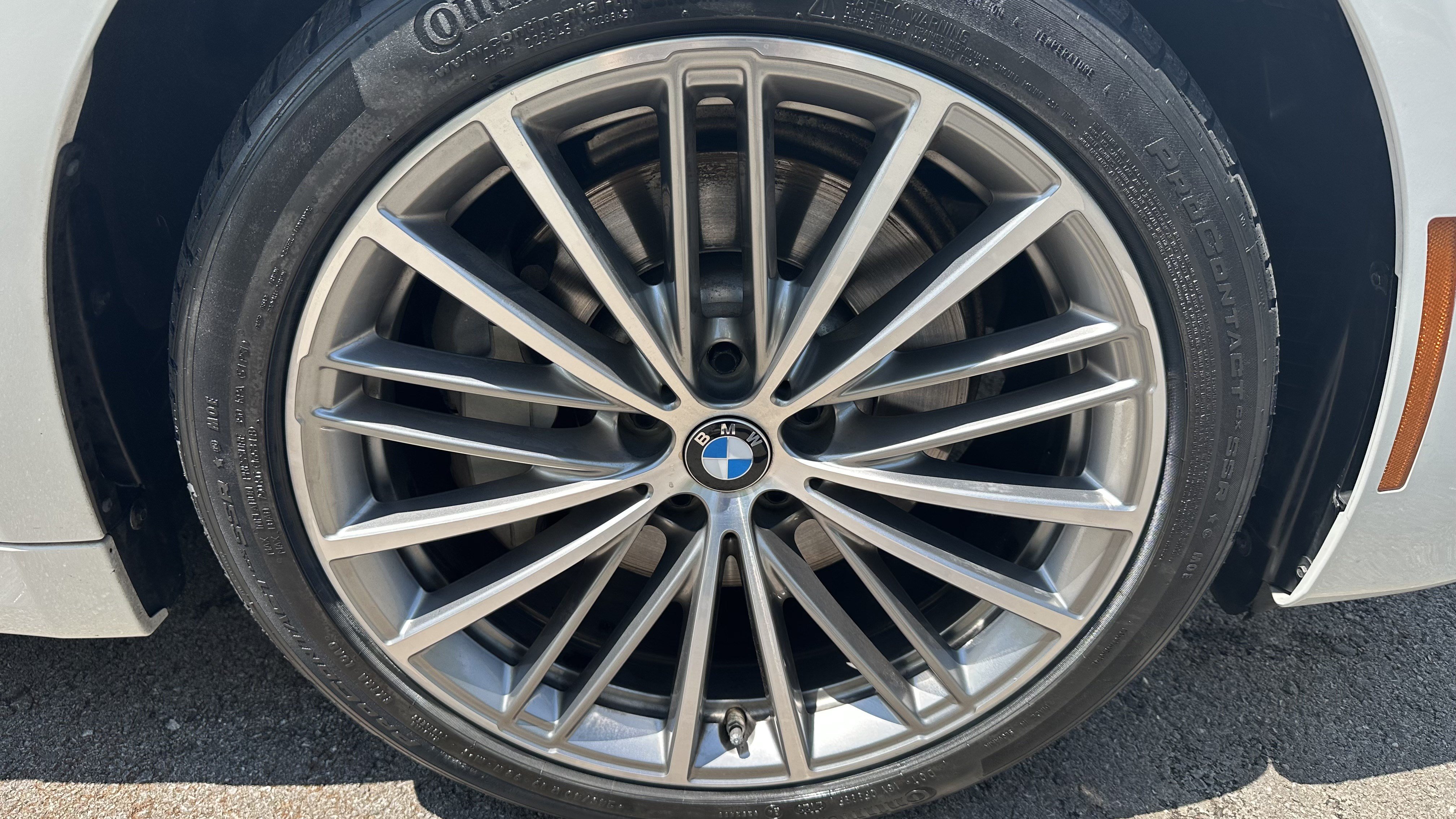 Used 2020 BMW 530i xDrive w/ Premium Package AWD/4WD image 14