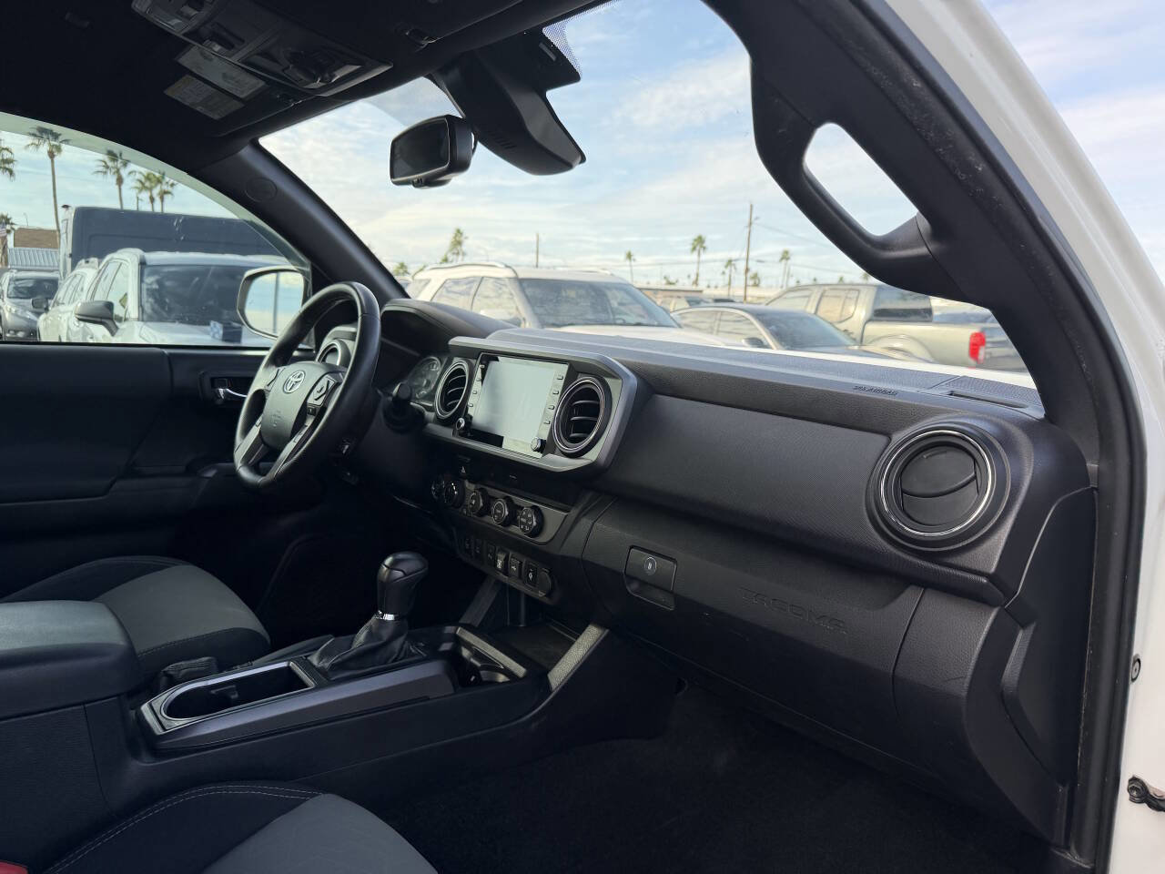 Used 2020 Toyota Tacoma TRD Off-Road w/ Technology Package image 25