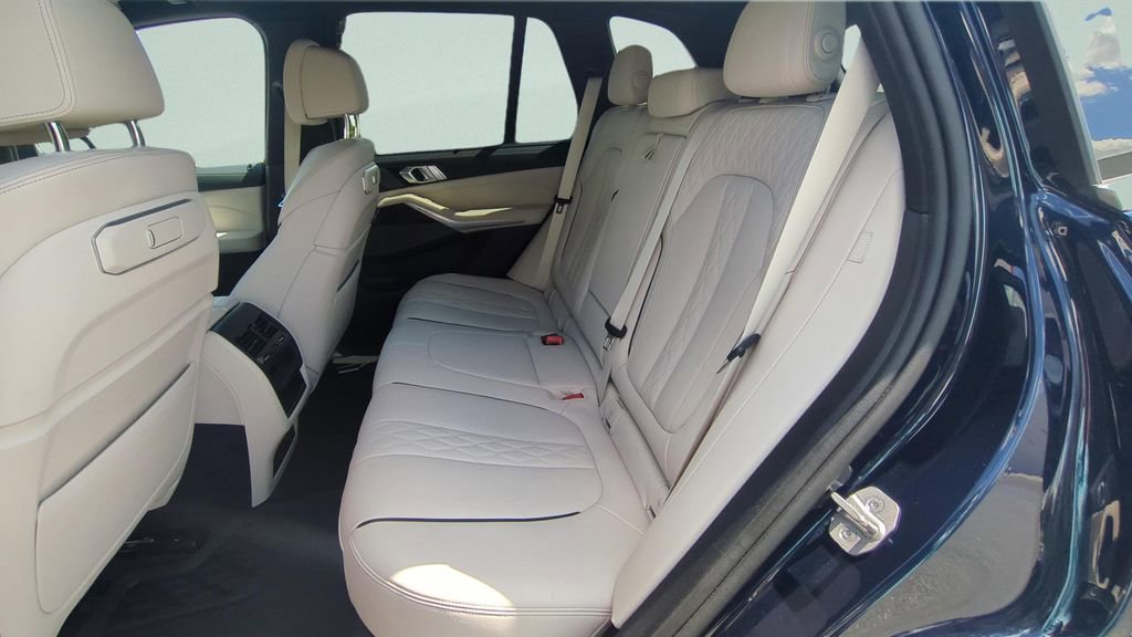 Used 2024 BMW X5 xDrive40i w/ Premium Package image 13