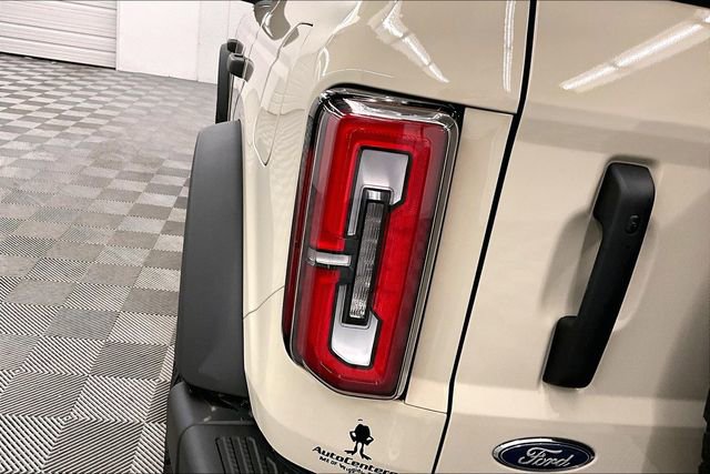 Used 2025 Ford Bronco Badlands image 31