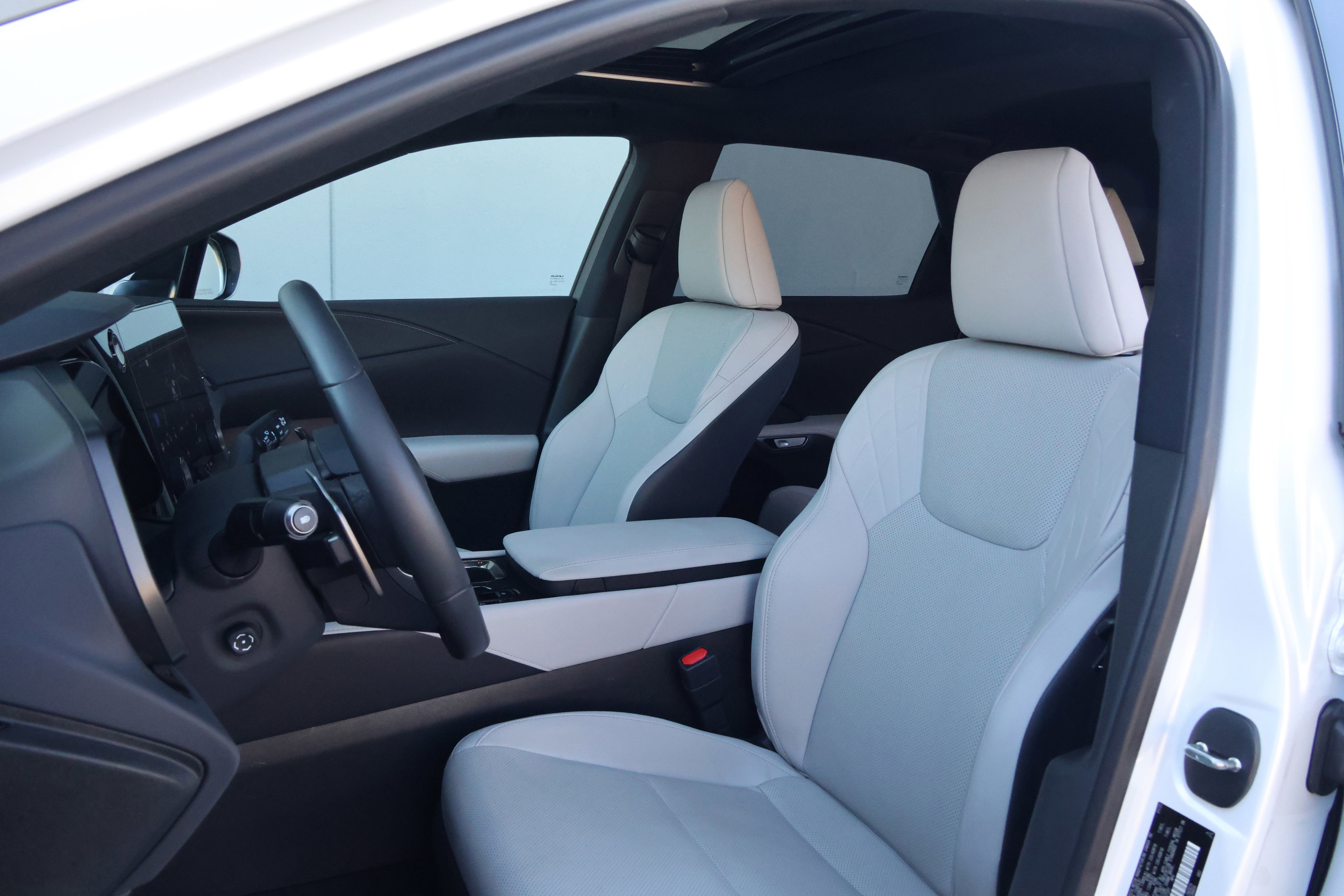 Used 2025 Lexus RX 350 Premium image 33