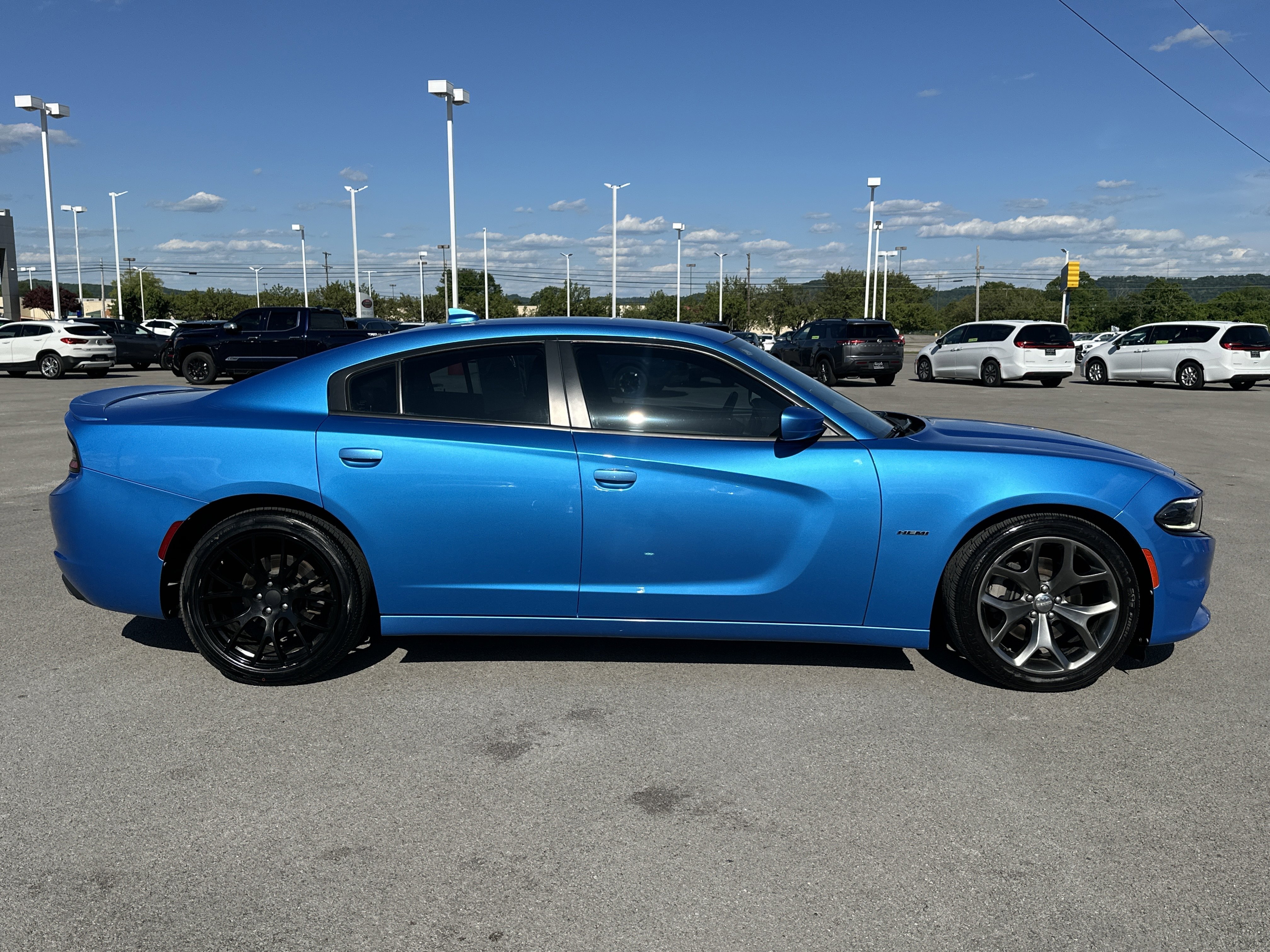 Used 2016 Dodge Charger R/T w/ Navigation & Travel Group RWD image 9