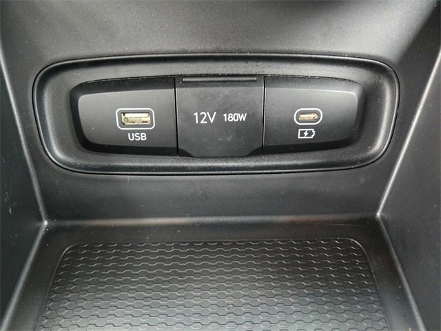 Certified 2023 Hyundai Venue SE image 18