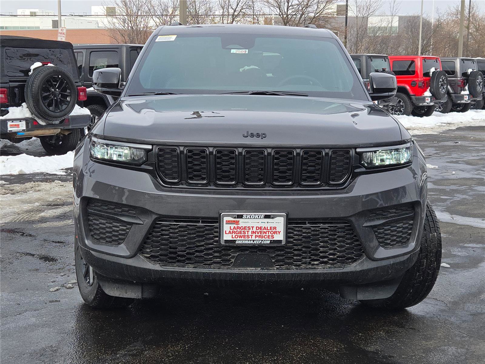 New 2025 Jeep Grand Cherokee Altitude w/ Trailer Tow Package image 4