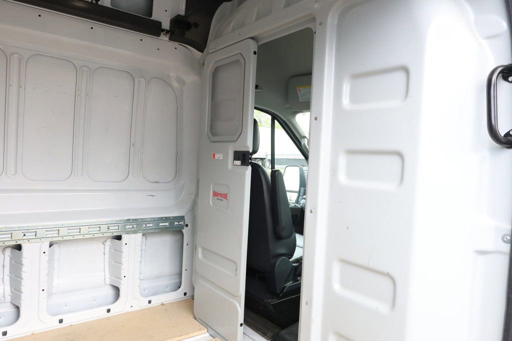 Used 2023 Ford Transit 250 148 High Roof RWD image 28