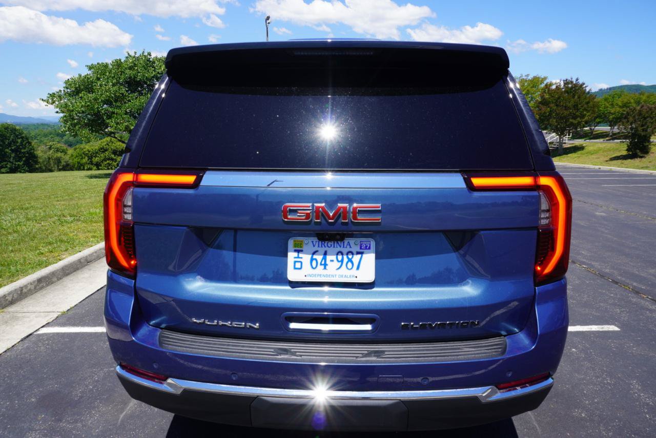 Used 2026 GMC Yukon XL Elevation w/ Elevation Premium Package AWD/4WD image 14