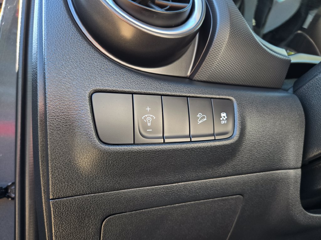 Used 2023 Hyundai Kona SEL AWD/4WD image 18