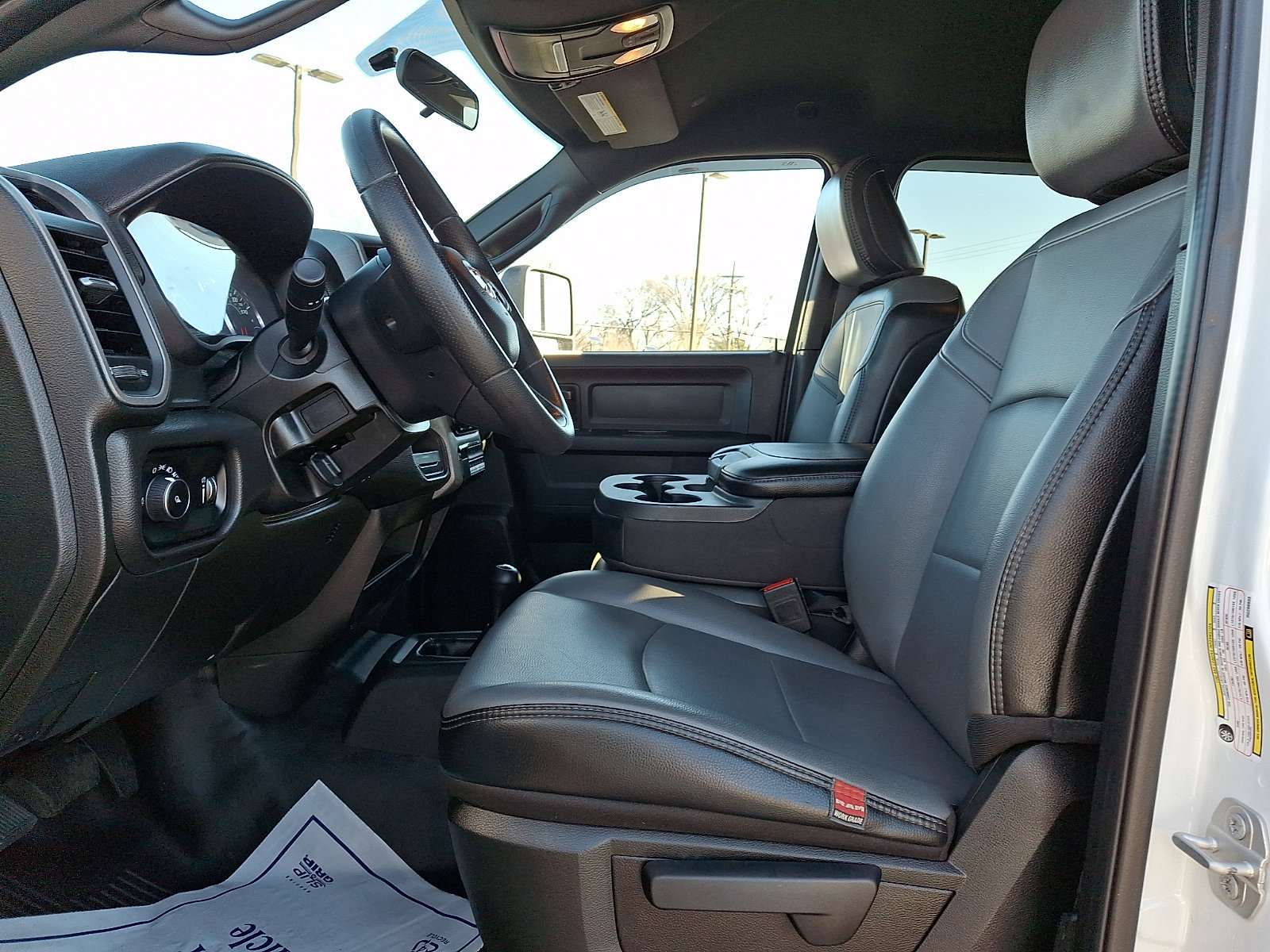 Used 2024 RAM 2500 Tradesman w/ Chrome Appearance Group image 15