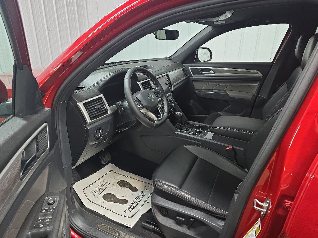 Used 2022 Volkswagen Atlas Cross Sport SE w/ Black Wheel Package AWD/4WD image 28