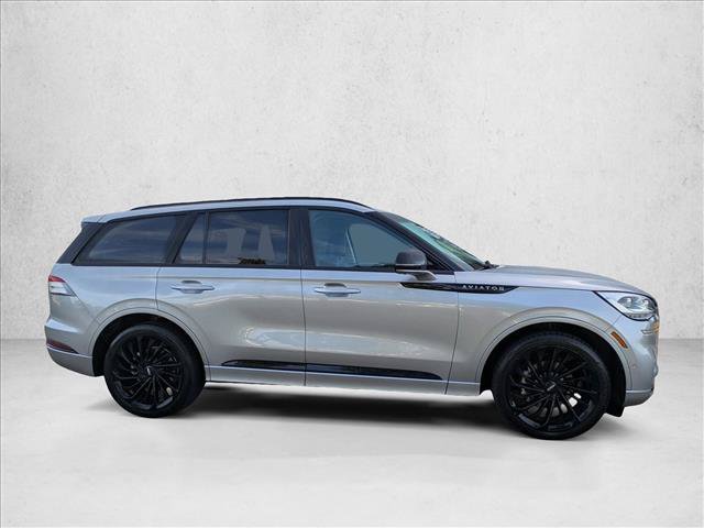Used 2023 Lincoln Aviator Reserve w/ Equipment Group 201A AWD/4WD image 4