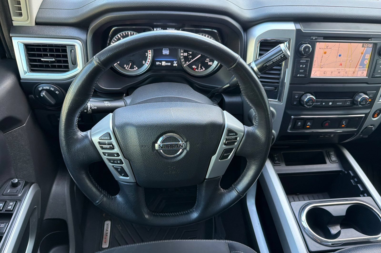 Used 2019 Nissan Titan SV w/ SV Convenience Package AWD/4WD image 11