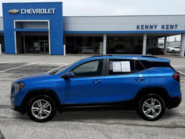 Certified 2024 GMC Terrain SLE w/ Driver Convenience Package FWD image 32