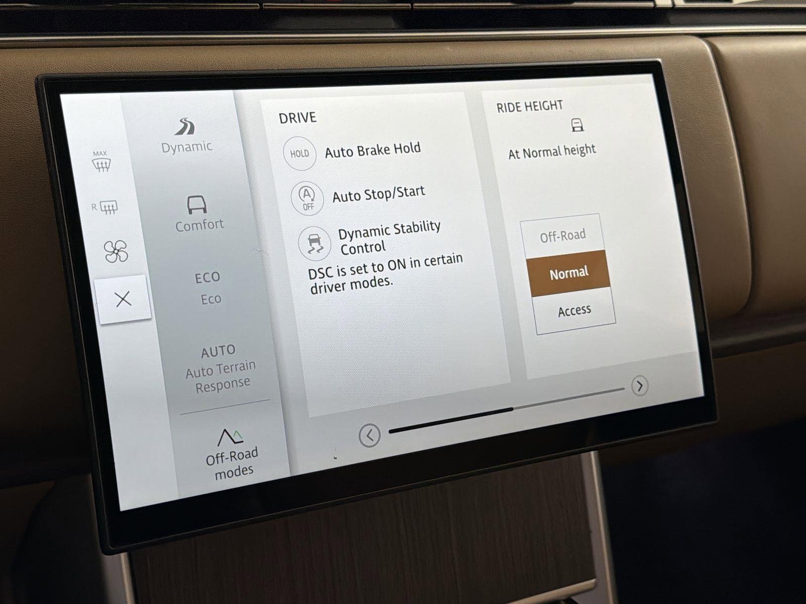 New 2026 Land Rover Range Rover Long Wheelbase SE image 18