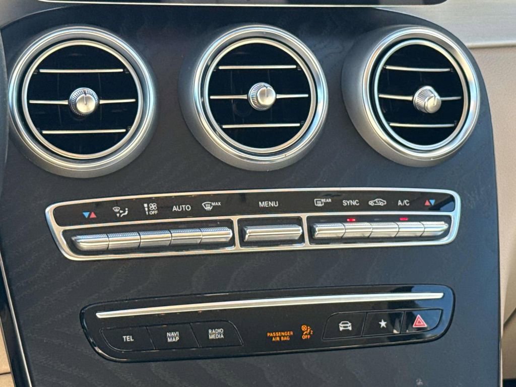 Used 2022 Mercedes-Benz GLC 300 4MATIC image 17