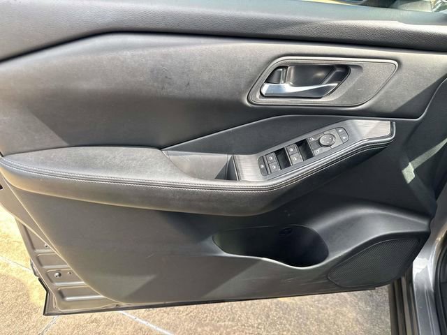 Used 2024 Nissan Rogue SV FWD image 25