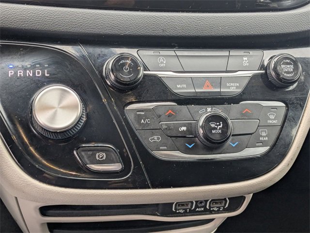 Used 2021 Chrysler Voyager Lxi image 20