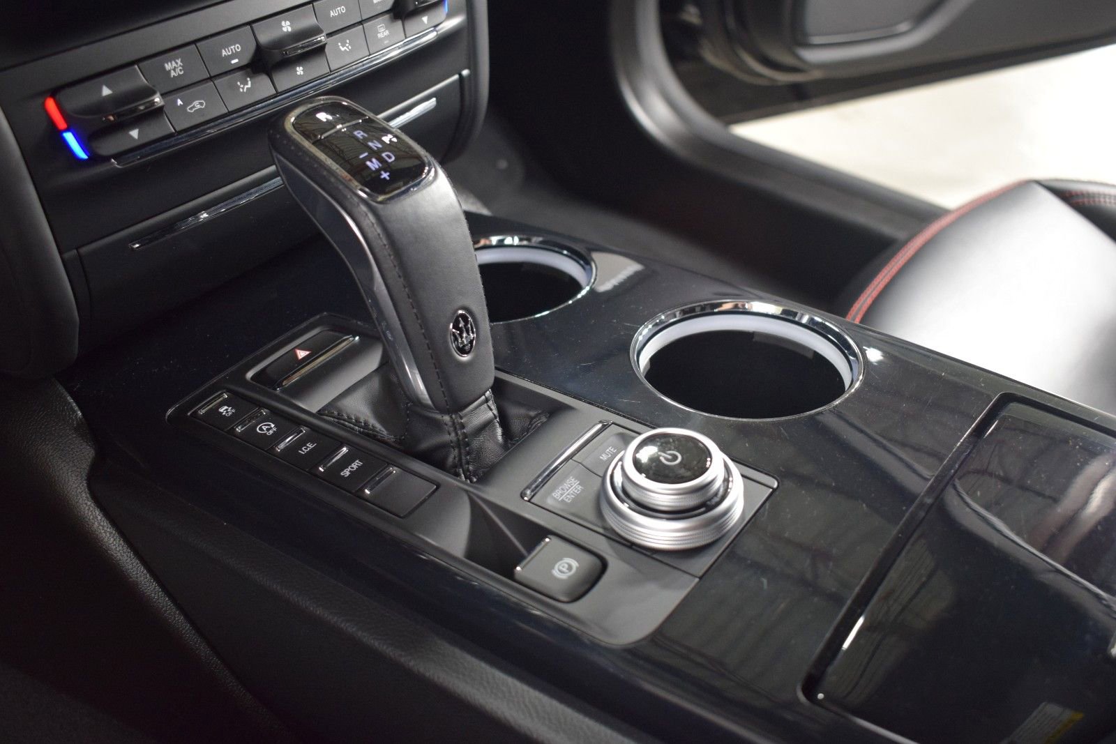Used 2022 Maserati Ghibli Modena Q4 image 34