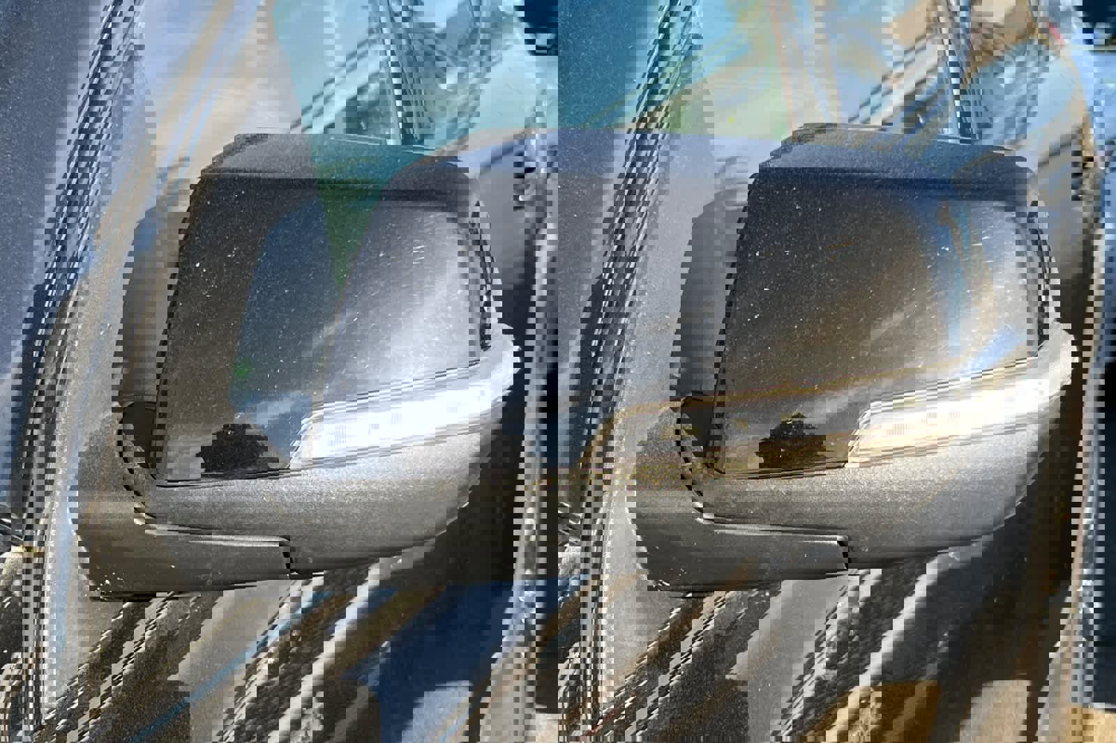 Used 2023 GMC Acadia SLE w/ Elevation Edition image 9