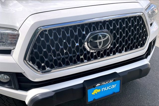 Used 2018 Toyota Tacoma TRD Off-Road w/ Technology Package image 31
