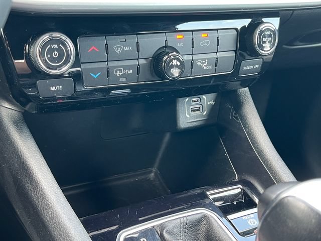 Used 2023 Jeep Compass Latitude w/ Sun and Sound Group AWD/4WD image 28