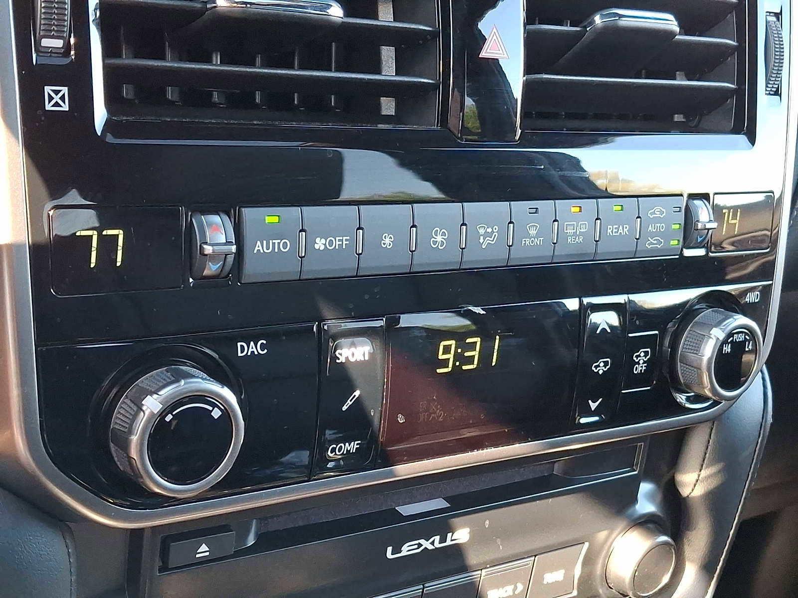 Used 2023 Lexus GX 460 Luxury w/ Sport Design Package AWD/4WD image 14