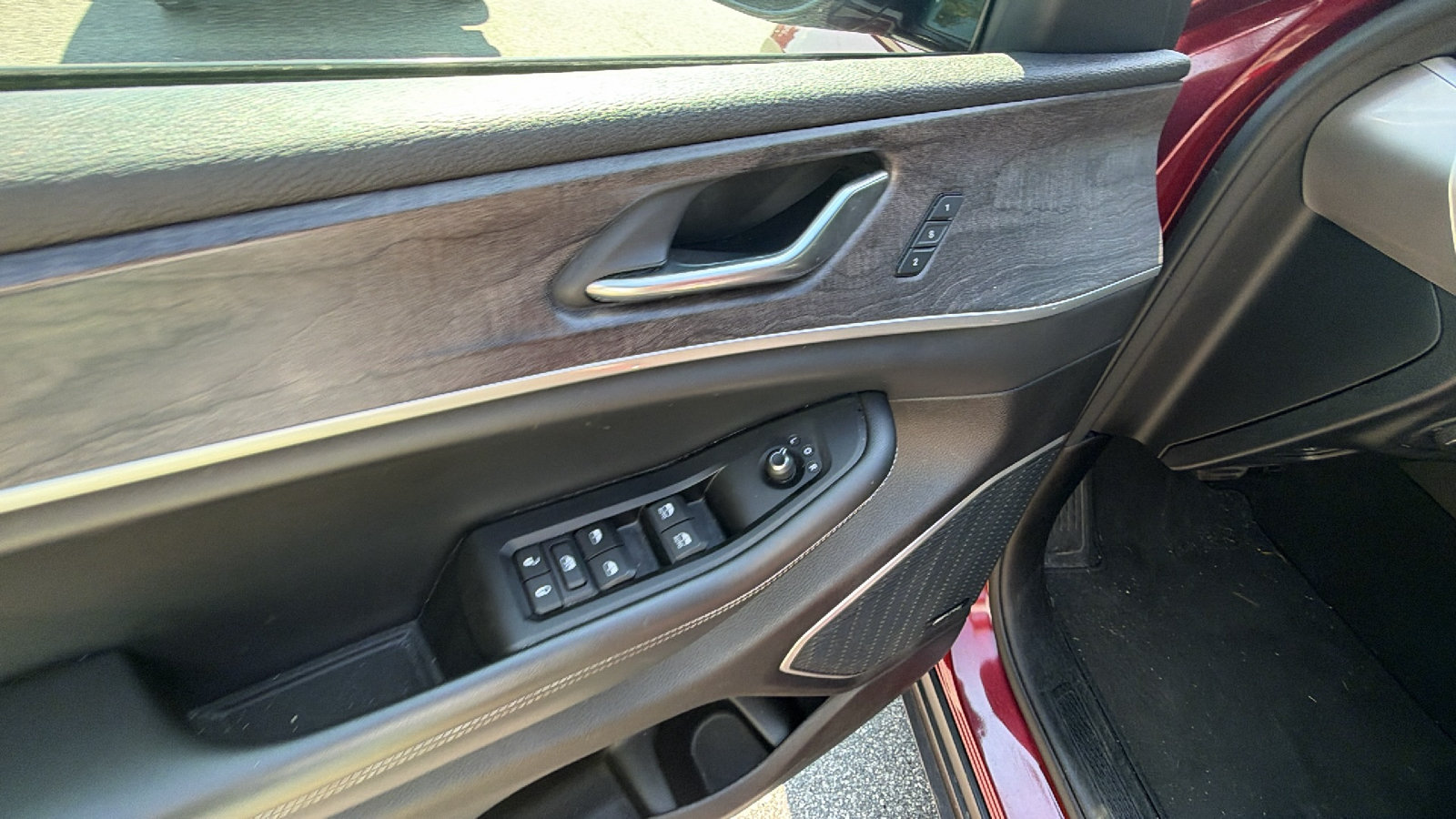 Used 2024 Jeep Grand Cherokee Limited 4xe AWD/4WD image 15