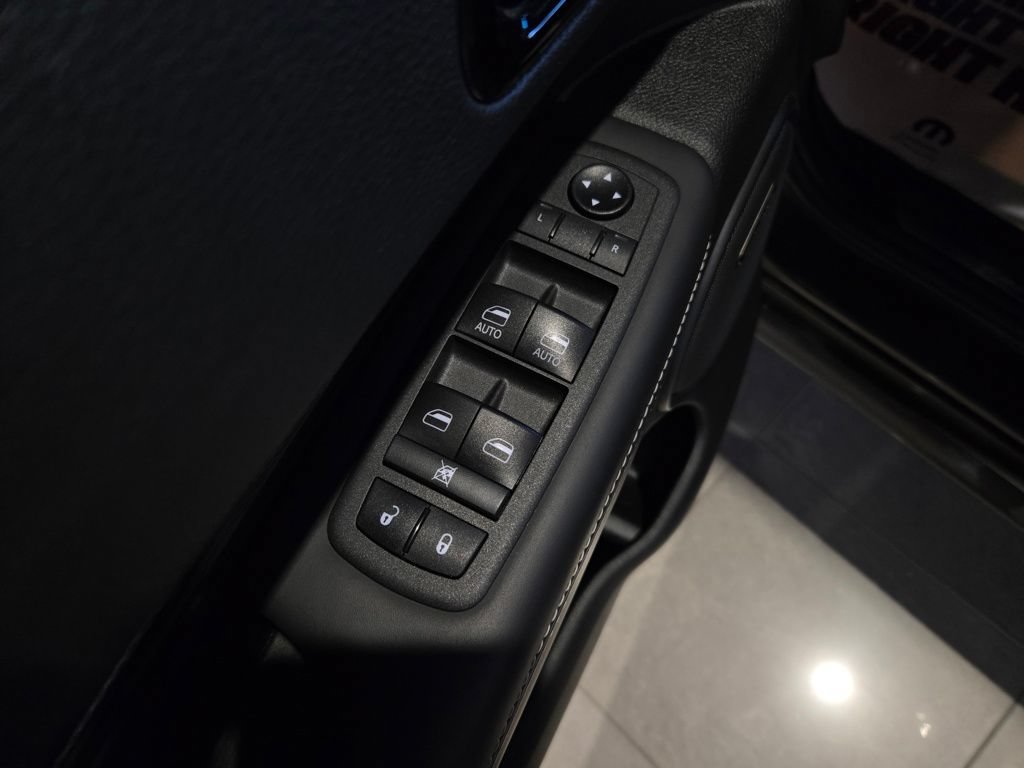 Used 2021 Dodge Durango SRT Hellcat w/ Technology Group AWD/4WD image 15