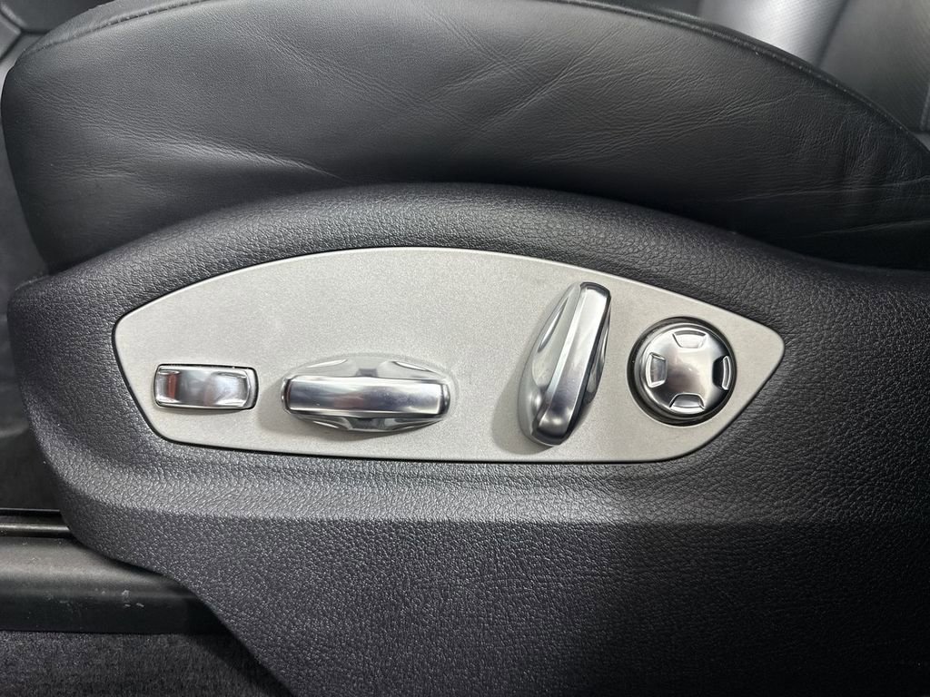 Certified 2023 Porsche Macan S image 40