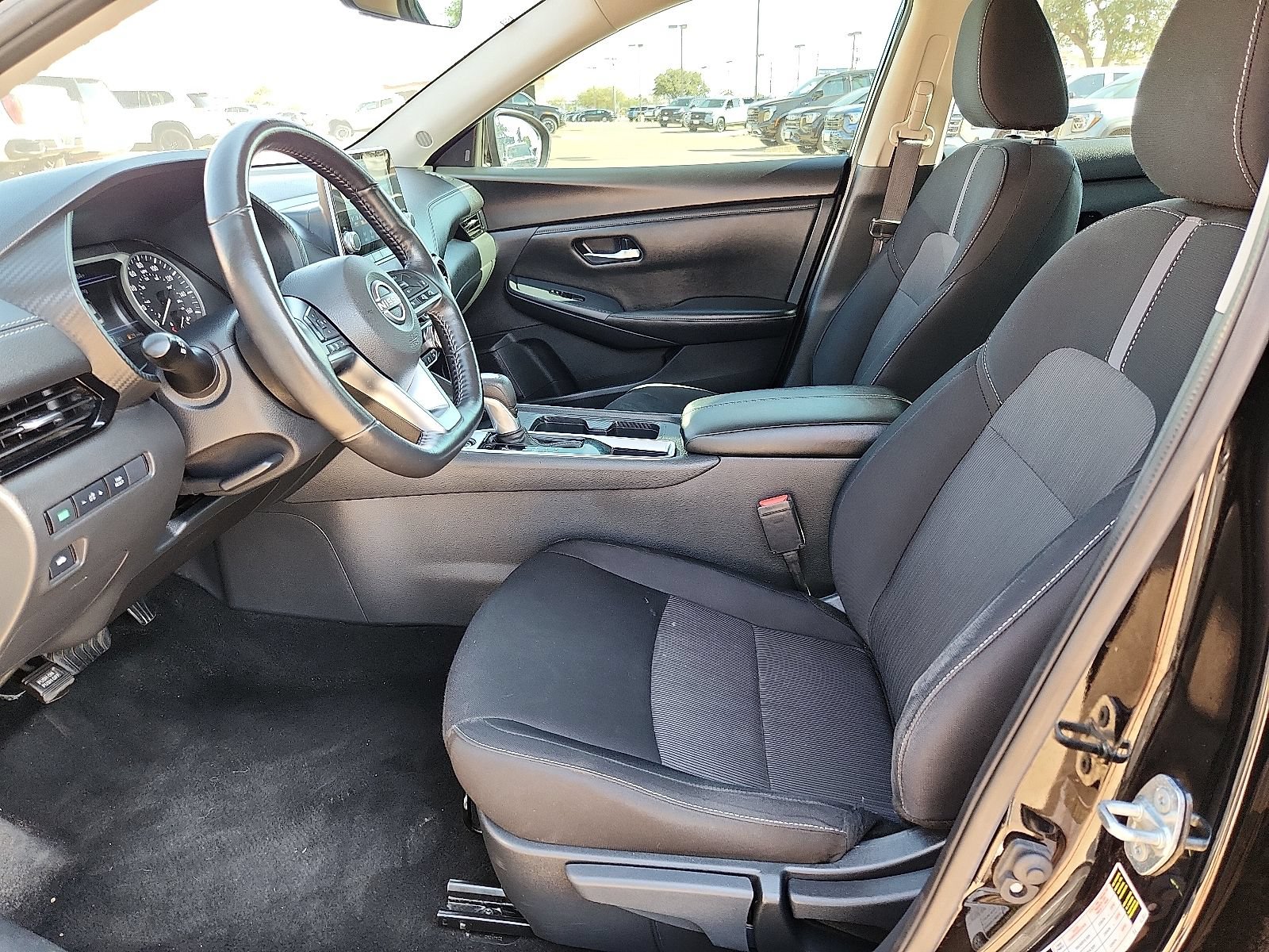 Used 2025 Nissan Sentra SV w/ All-Weather Package FWD image 13