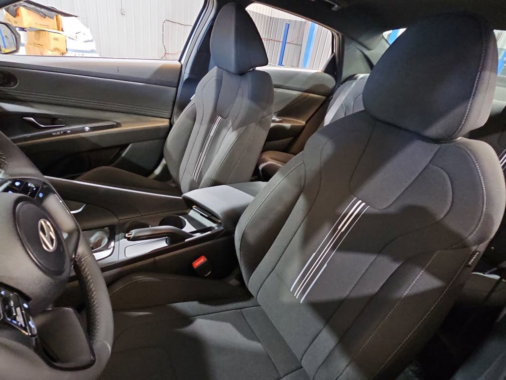 New 2025 Hyundai Elantra Sport image 14
