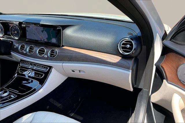 Used 2017 Mercedes-Benz E 300 image 18
