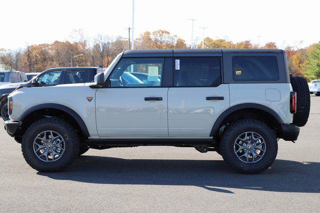 New 2025 Ford Bronco Badlands image 4