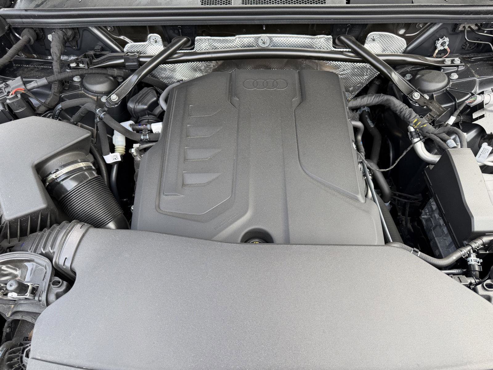 Used 2025 Audi Q5 Premium w/ Convenience Package image 25