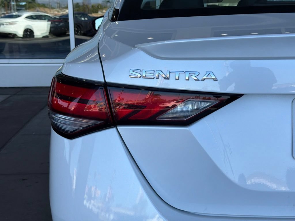 Used 2025 Nissan Sentra SR FWD image 11