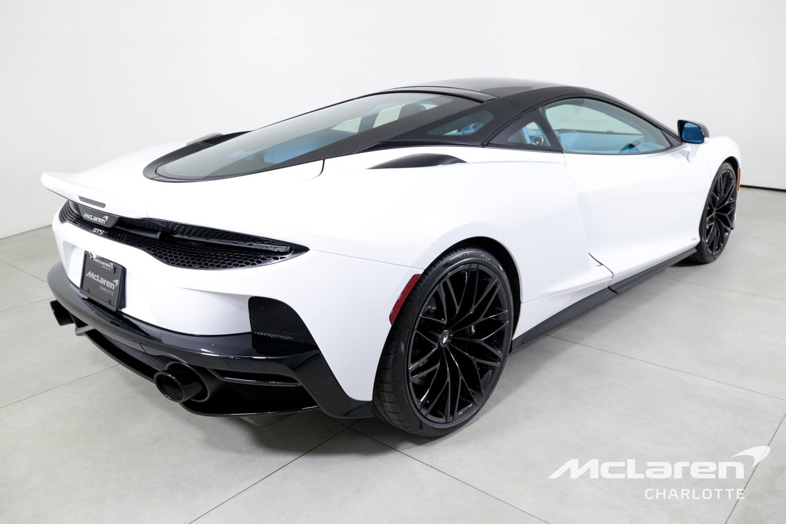 Used 2025 McLaren GTS RWD image 9