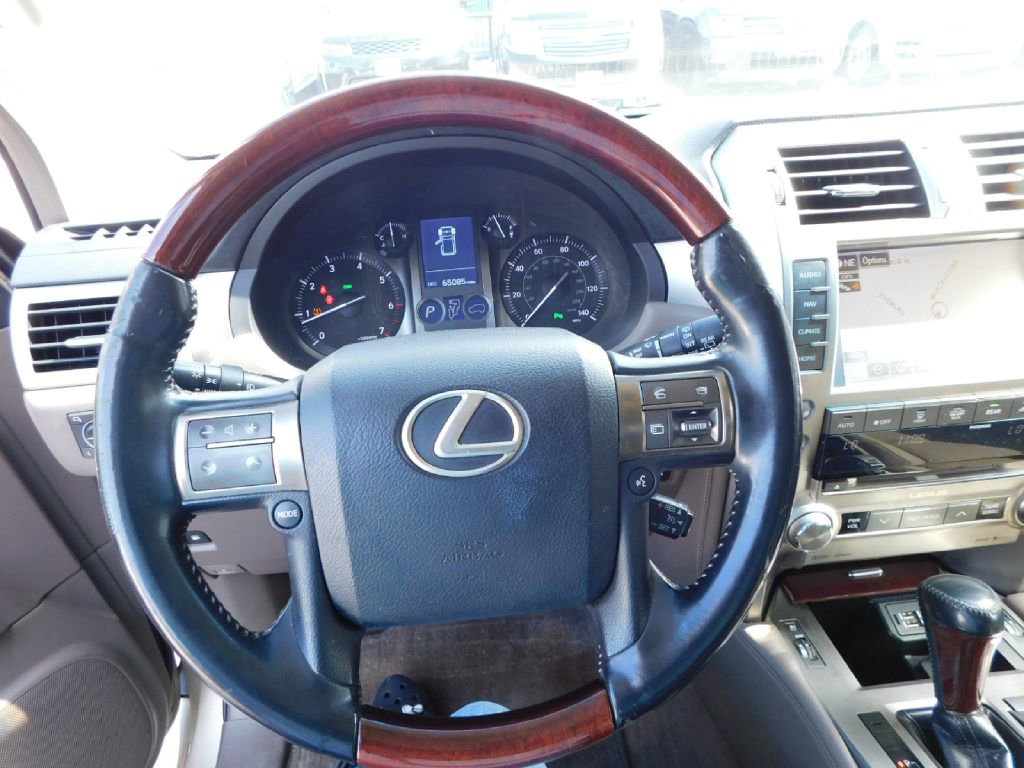 Used 2015 Lexus GX 460 w/ Premium Package image 31