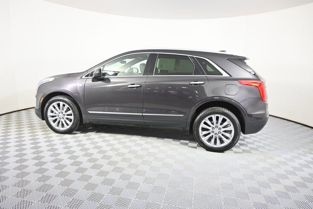 Used 2018 Cadillac XT5 Platinum w/ Driver Assist Package image 3