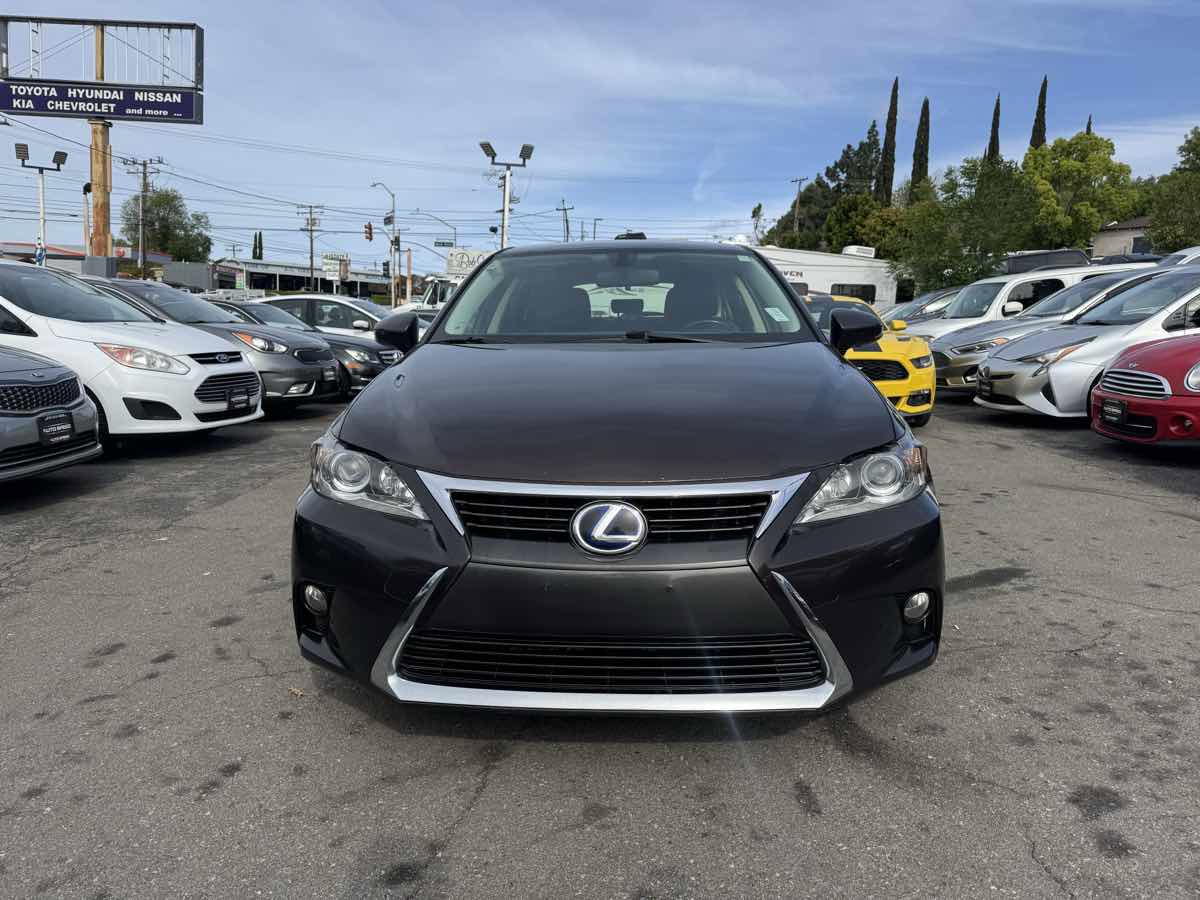 Used 2016 Lexus CT 200h w/ Accessory Package image 2
