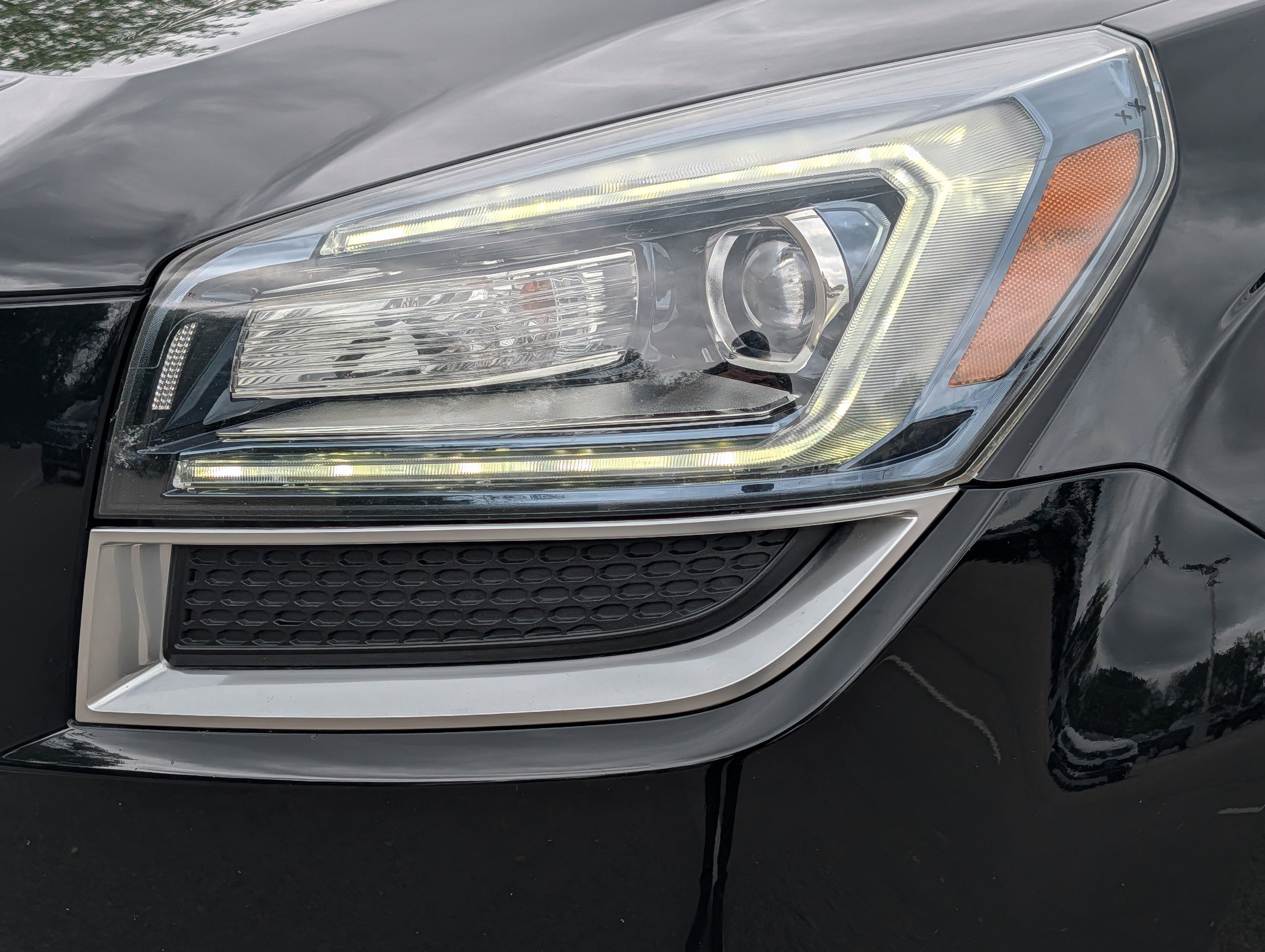 Used 2017 GMC Acadia Limited SLT AWD/4WD image 16