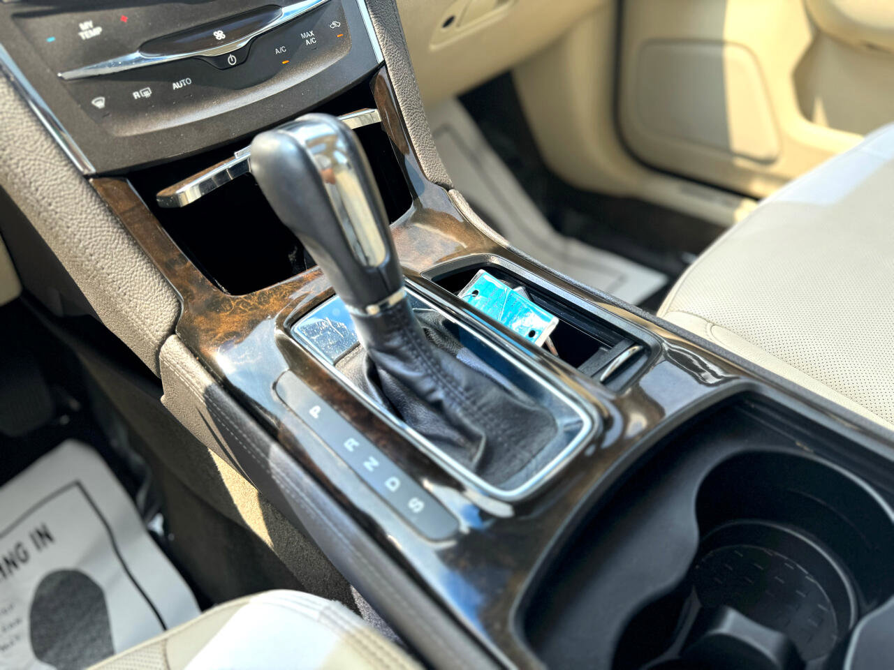 Used 2014 Lincoln MKS AWD w/ Equipment Group 101A image 39