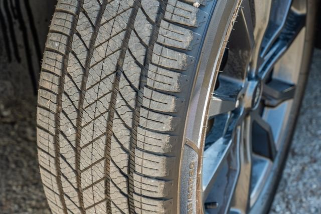 Used 2018 Ford Explorer XLT w/ Equipment Group 202A image 15